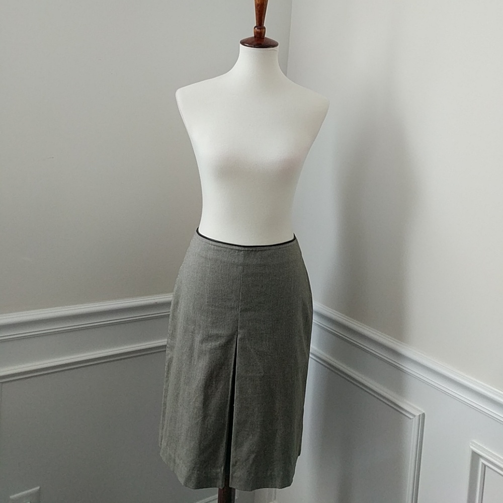 Banana Republic front pleat skirt